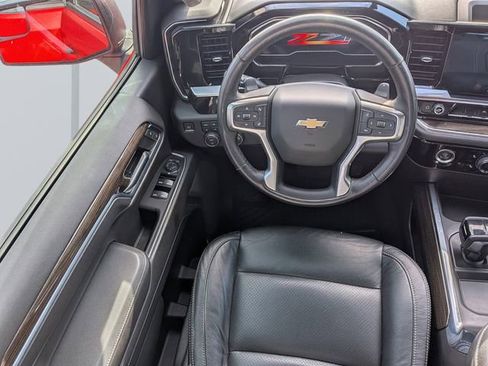 Used 2022 Chevrolet Silverado 1500 LT w/ Z71 Off-Road Package image 16
