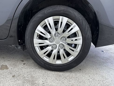 Used 2019 Toyota Corolla LE image 41