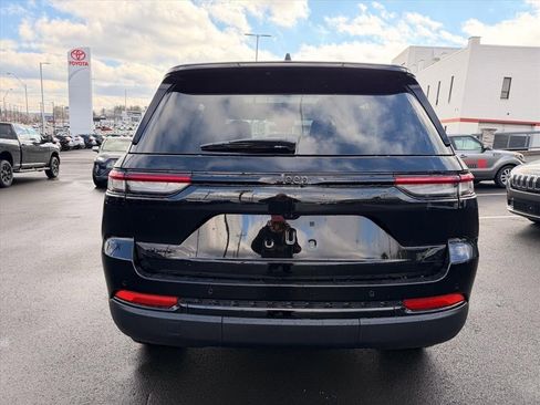 New 2025 Jeep Grand Cherokee Limited image 6