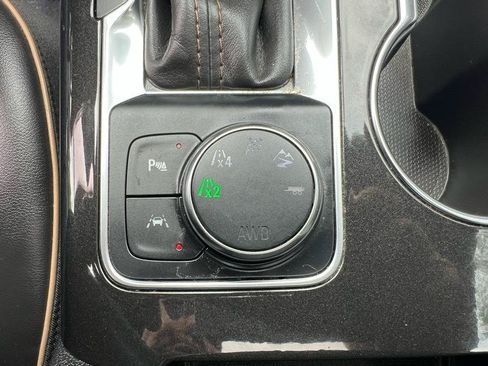 Used 2020 Chevrolet Blazer Premier w/ Driver Confidence II Package AWD/4WD image 24
