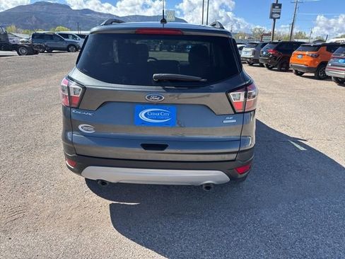 Used 2018 Ford Escape SE FWD image 6