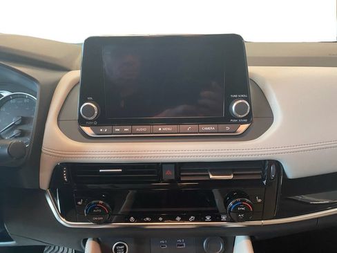 Used 2023 Nissan Rogue SL AWD/4WD image 11