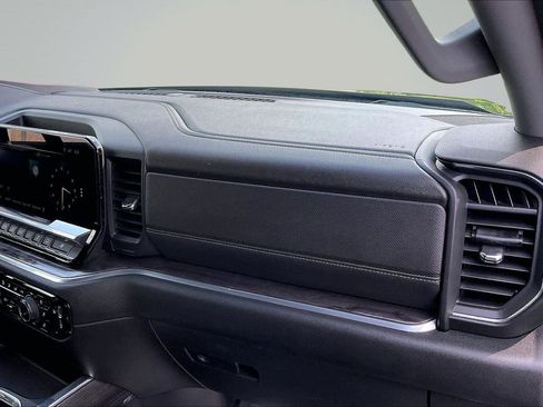Used 2023 Chevrolet Silverado 1500 LTZ AWD/4WD image 17