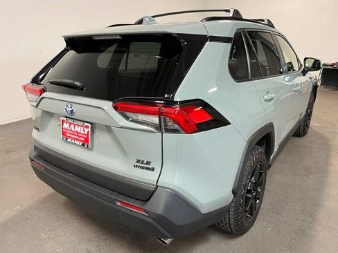 Used 2021 Toyota RAV4 XLE w/ Convenience Package AWD/4WD image 3