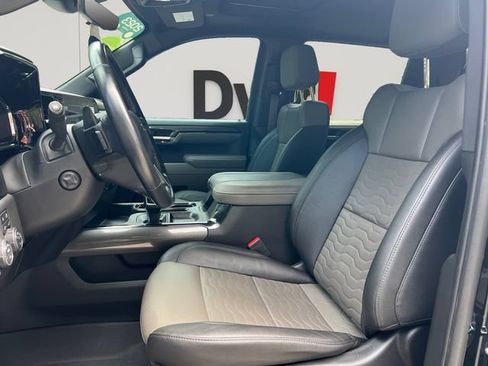 Used 2023 Chevrolet Silverado 1500 ZR2 w/ Technology Package AWD/4WD image 11