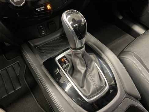 Used 2017 Nissan Rogue Sport SL w/ SL Premium Package image 26