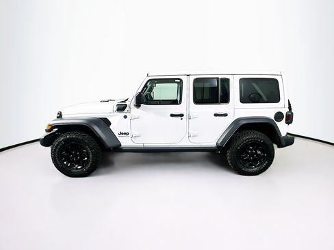 Used 2023 Jeep Wrangler Unlimited w/ Sun & Screen Package AWD/4WD image 4