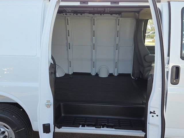 New 2025 Chevrolet Express 2500 w/ Driver Convenience Package RWD image 6