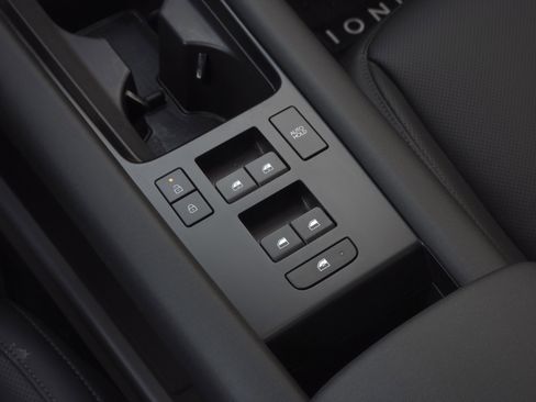 Used 2025 Hyundai Ioniq 6 Limited image 15