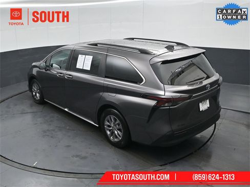Used 2023 Toyota Sienna XLE image 59