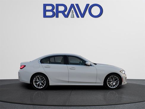 Used 2025 BMW 330i Sedan image 4