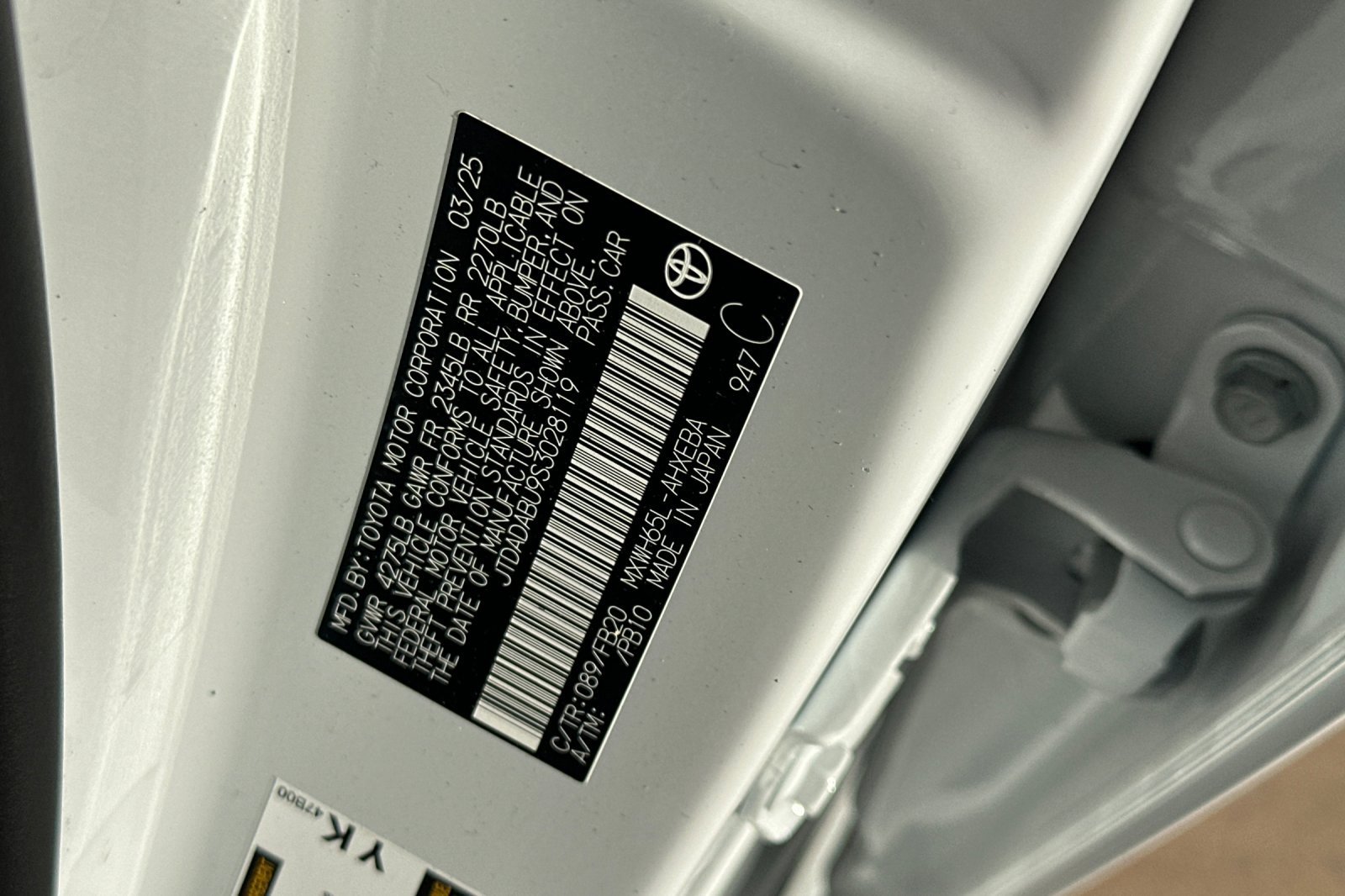 Certified 2025 Toyota Prius LE AWD/4WD image 36