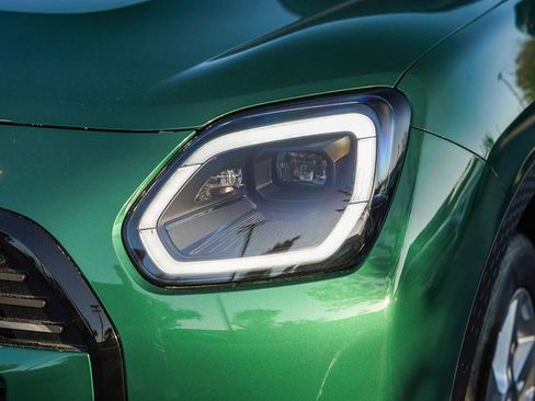 Used 2025 MINI Cooper Countryman S w/ Comfort Package Max image 5