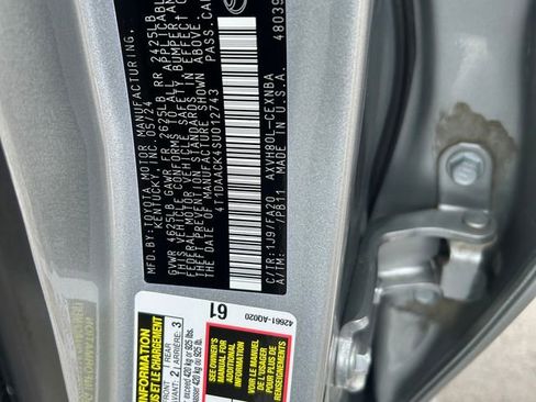 Used 2025 Toyota Camry LE image 31