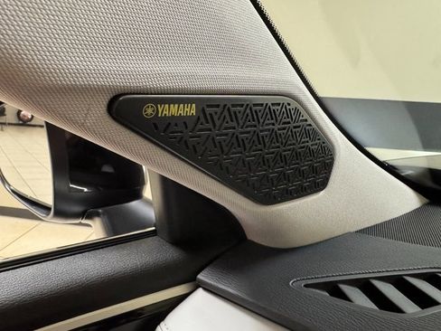 New 2026 Mitsubishi Outlander SE image 13