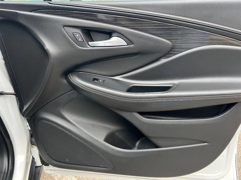 Used 2017 Buick Envision Essence image 22