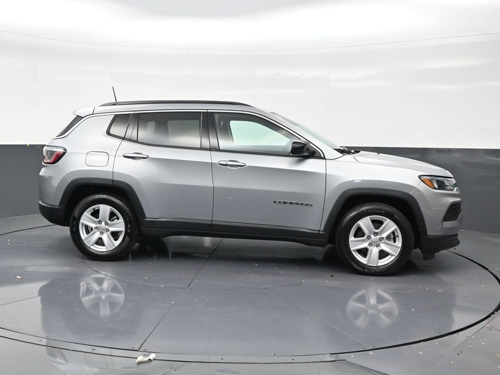 Used 2022 Jeep Compass Latitude FWD image 6