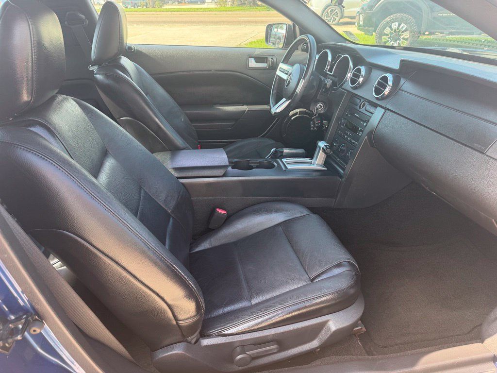 Used 2007 Ford Mustang Coupe RWD image 13