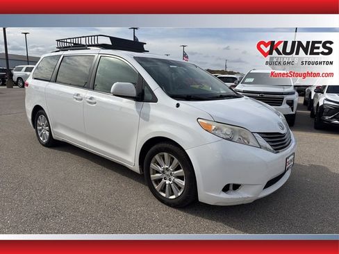 Used 2012 Toyota Sienna XLE image 2