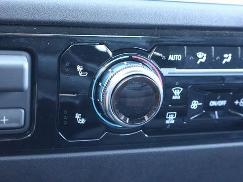 New 2026 GMC Sierra 1500 SLE image 24