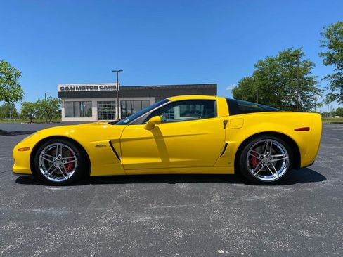 Used 2007 Chevrolet Corvette Z06 w/ Preferred Equipment Group RWD image 8
