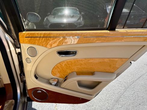 Used 2016 Bentley Mulsanne RWD image 43