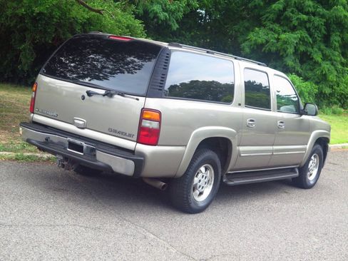 Used 2002 Chevrolet Suburban LT AWD/4WD image 34