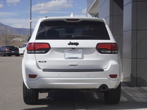 Used 2019 Jeep Grand Cherokee Altitude image 6