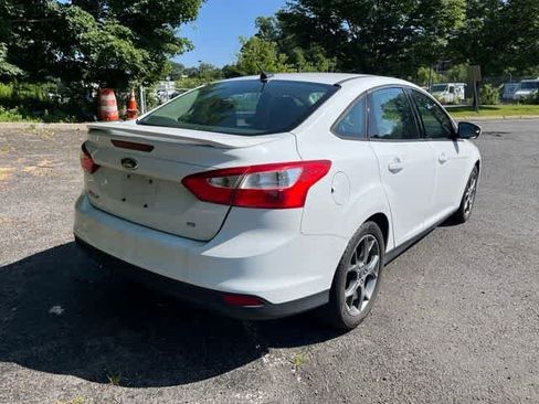 Used 2013 Ford Focus SE FWD image 4