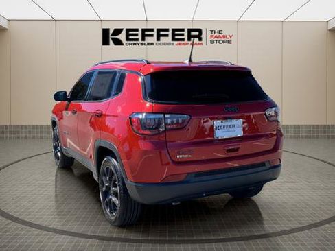 Certified 2026 Jeep Compass Latitude image 3