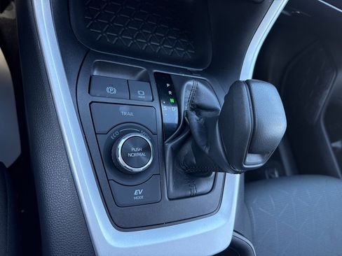 Certified 2024 Toyota RAV4 XLE w/ Convenience Package image 15