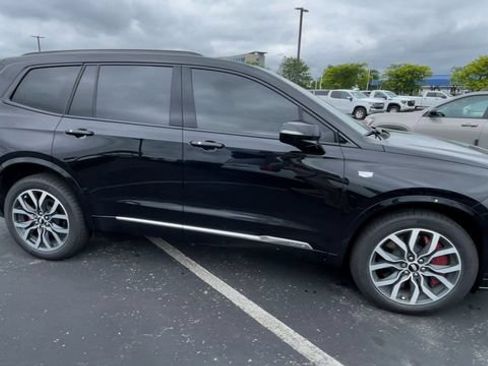 Used 2024 Cadillac XT6 Sport w/ Technology Package AWD/4WD image 3