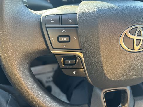 Used 2025 Toyota Camry LE image 19