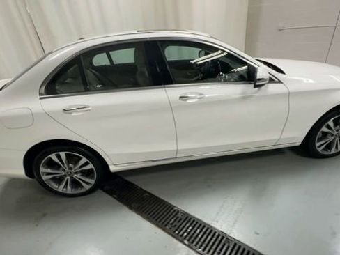 Used 2021 Mercedes-Benz C 300 4MATIC Sedan image 9