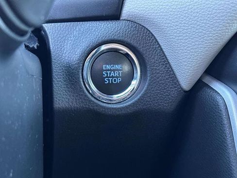 Used 2020 Toyota RAV4 XLE Premium image 23