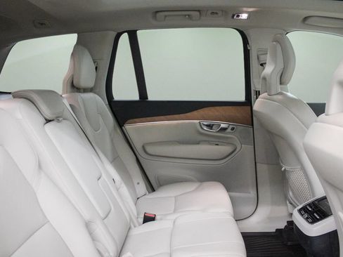 Used 2022 Volvo XC90 T6 Momentum w/ Advanced Package AWD/4WD image 27