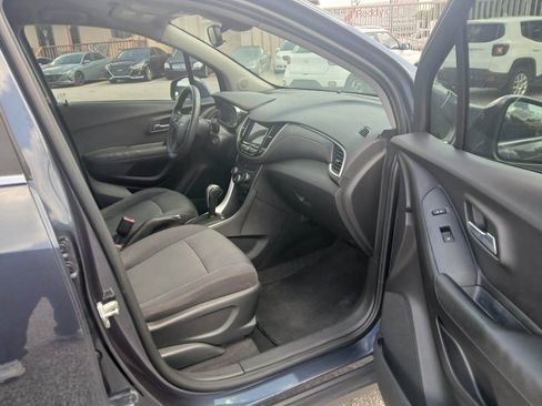 Used 2018 Chevrolet Trax LT FWD image 10