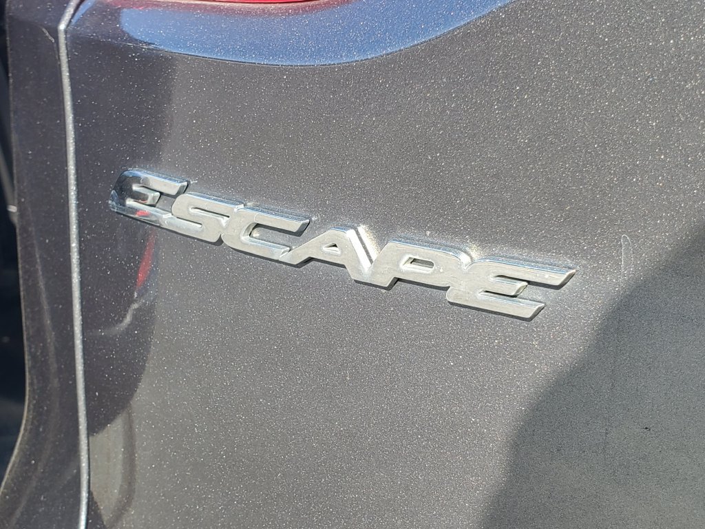 Used 2016 Ford Escape Titanium w/ Equipment Group 301A AWD/4WD image 29