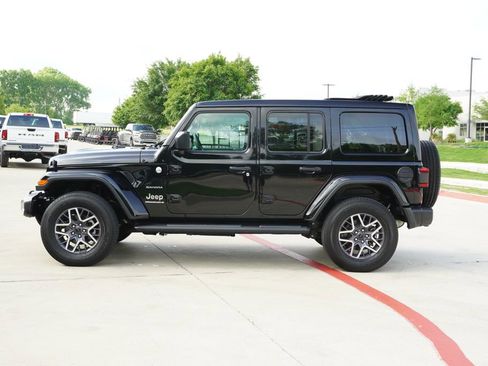 Used 2024 Jeep Wrangler Sahara w/ Technology Group image 2