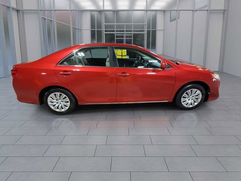 Used 2012 Toyota Camry LE image 9