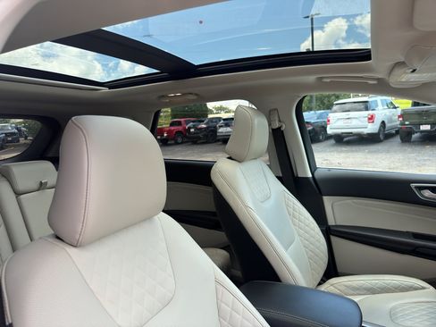 Used 2024 Ford Edge Titanium w/ Titanium Elite Package AWD/4WD image 13