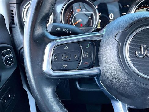 Used 2022 Jeep Wrangler Unlimited Sahara AWD/4WD image 20