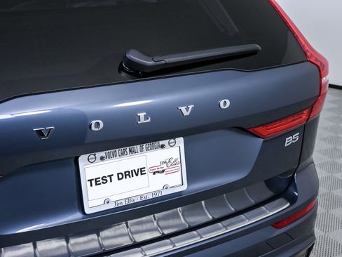 Used 2023 Volvo XC60 B5 Plus w/ Climate Package FWD image 38