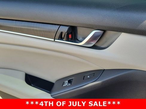 Used 2021 Honda Accord Touring image 25