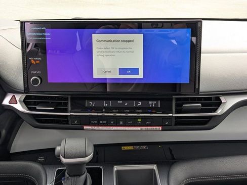 New 2026 Toyota Sienna XLE image 18