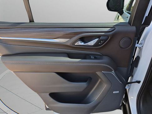 Used 2022 GMC Yukon Denali w/ Denali Ultimate Package image 17