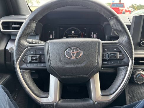 Used 2025 Toyota 4Runner SR5 RWD image 22