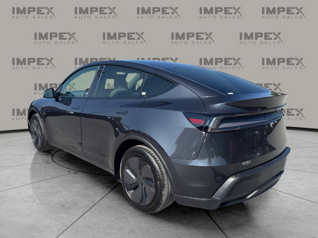 Used 2026 Tesla Model Y Long Range RWD image 3