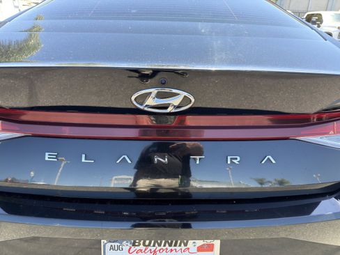 Used 2023 Hyundai Elantra SEL w/ Convenience Package FWD image 32