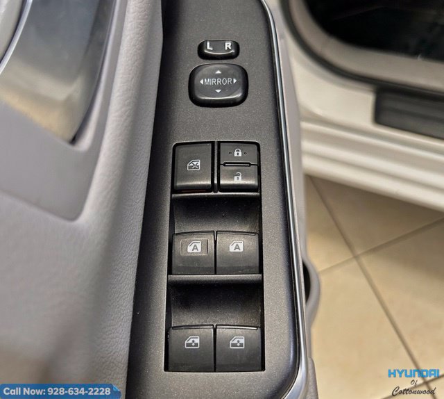 Used 2017 Toyota Camry LE FWD image 20